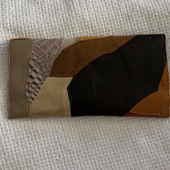 Handmade Leather Clutch - Picture 4 of 4